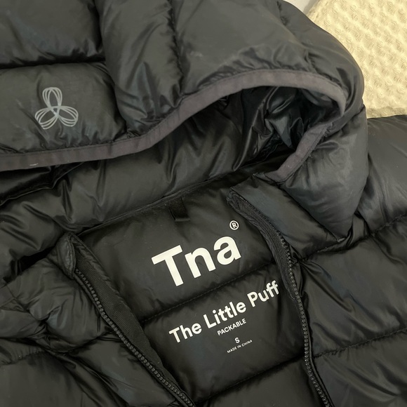 TNA Puffer Jacket Size Small - Picture 3 of 3
